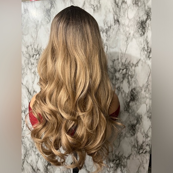 24 Inch Brown to Blonde Balayage wavy Hair Wig | Natural look - Picture 7 of 13